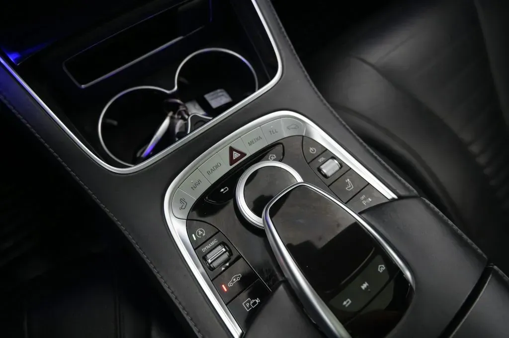 Mercedes-Benz S-Class photo 26