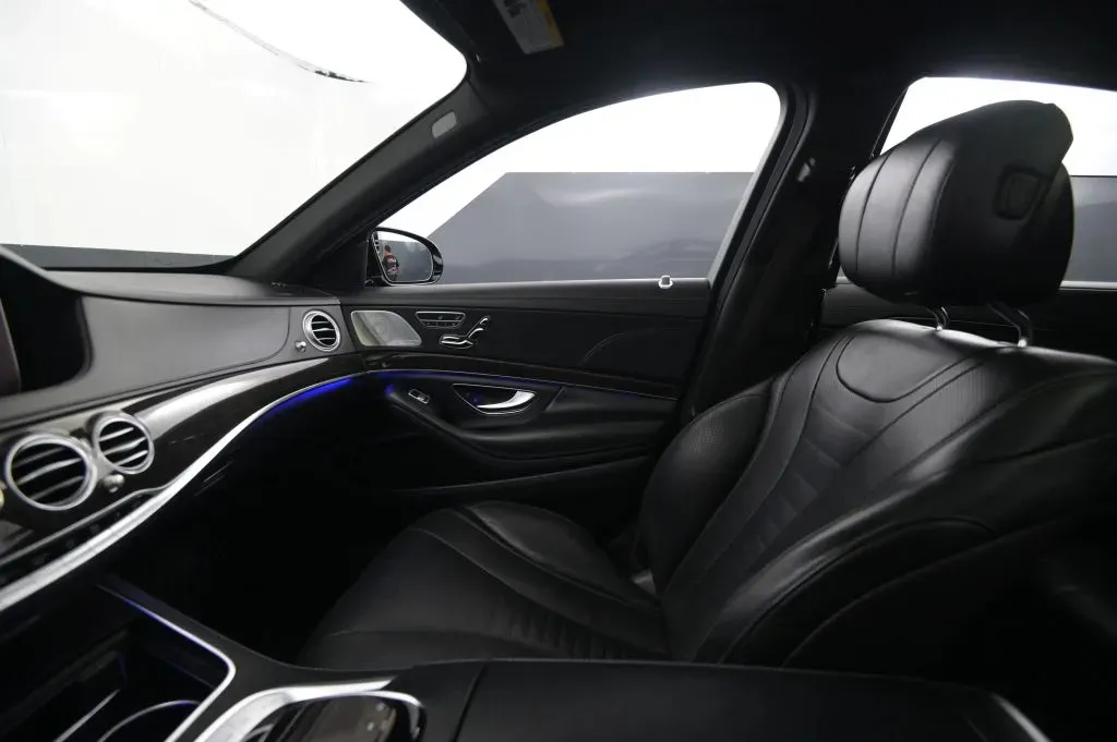Mercedes-Benz S-Class photo 27