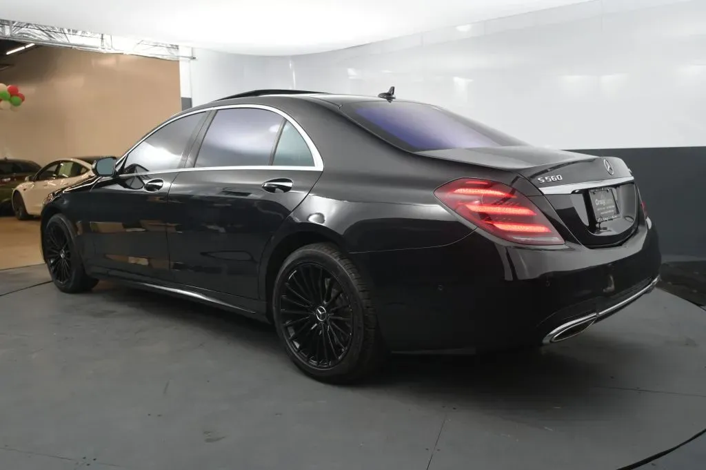 Mercedes-Benz S-Class photo 3
