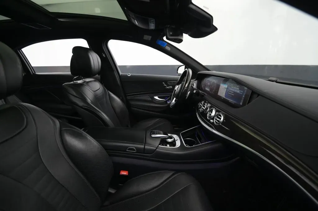 Mercedes-Benz S-Class photo 49