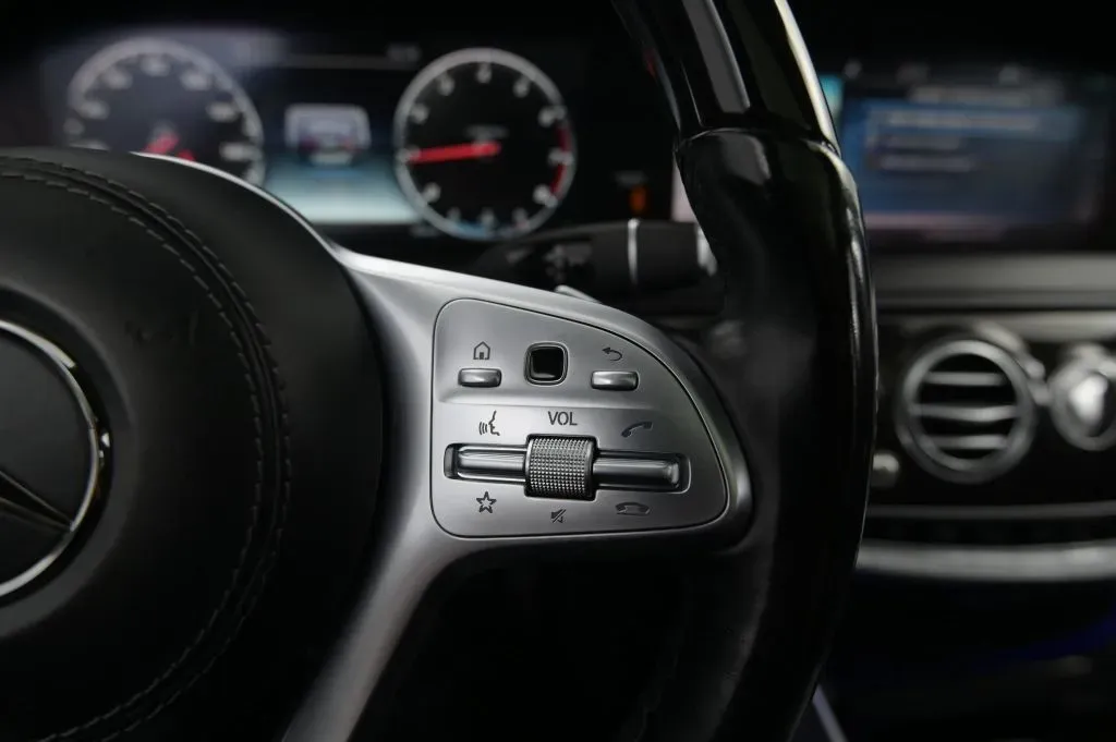 Mercedes-Benz S-Class photo 22