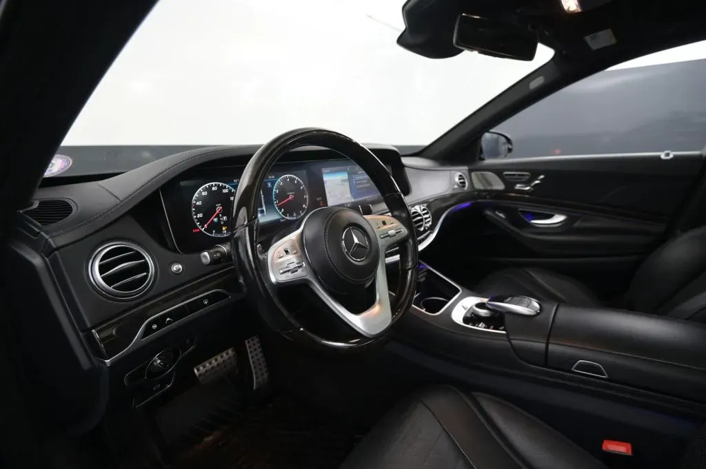 Mercedes-Benz S-Class photo 38