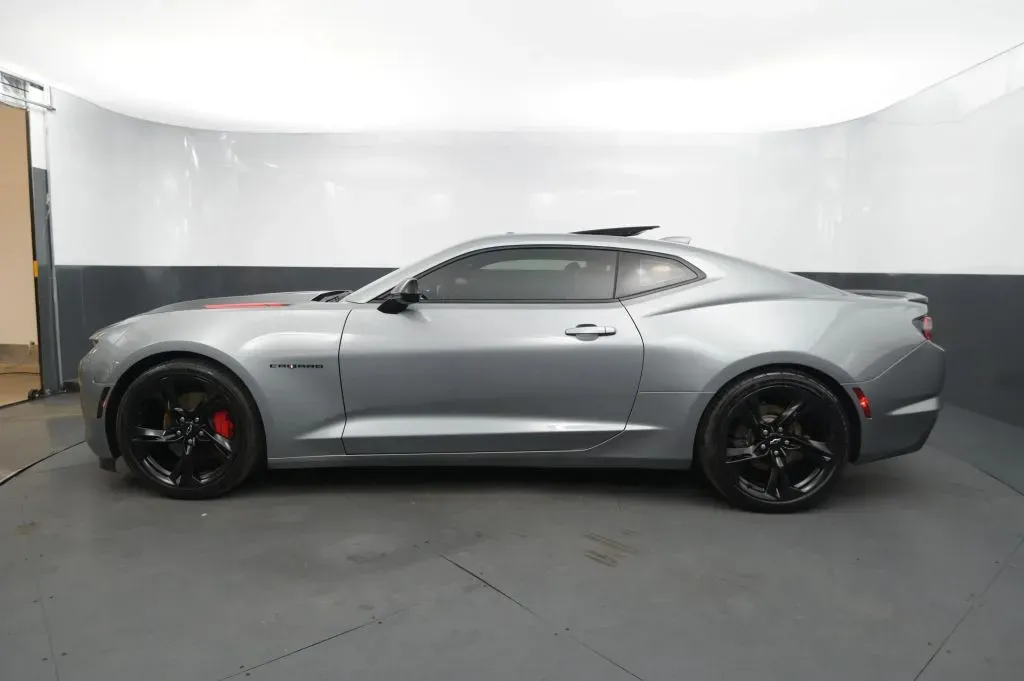 Chevrolet Camaro photo 2