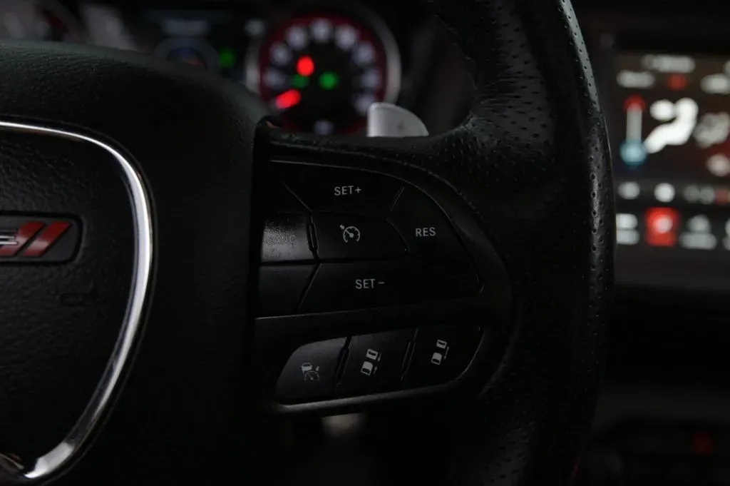 Dodge Challenger photo 24