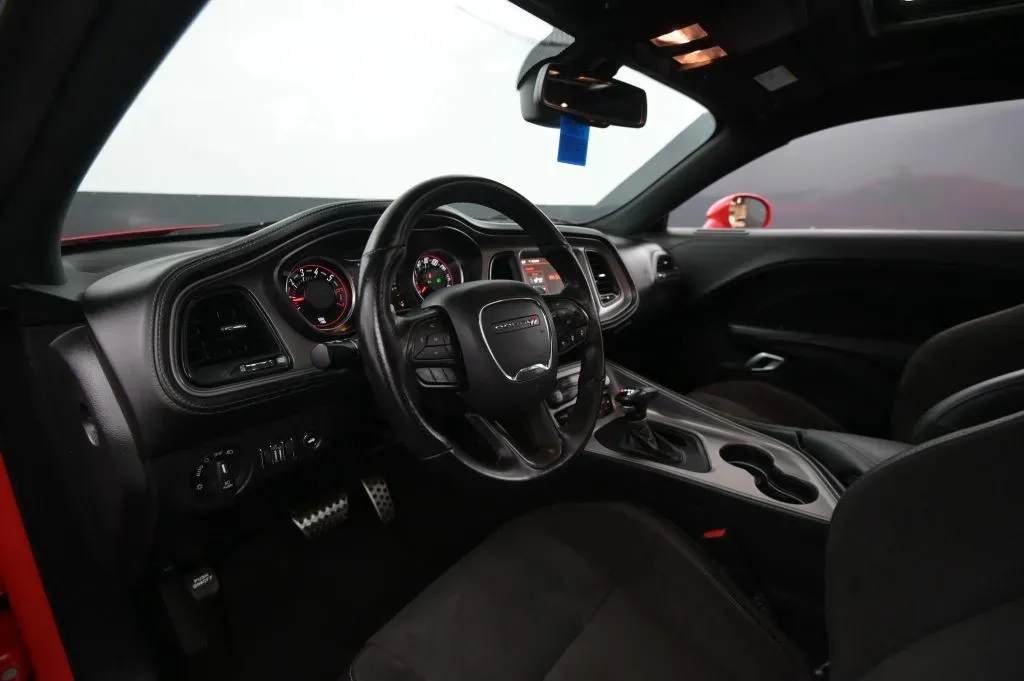 Dodge Challenger photo 41