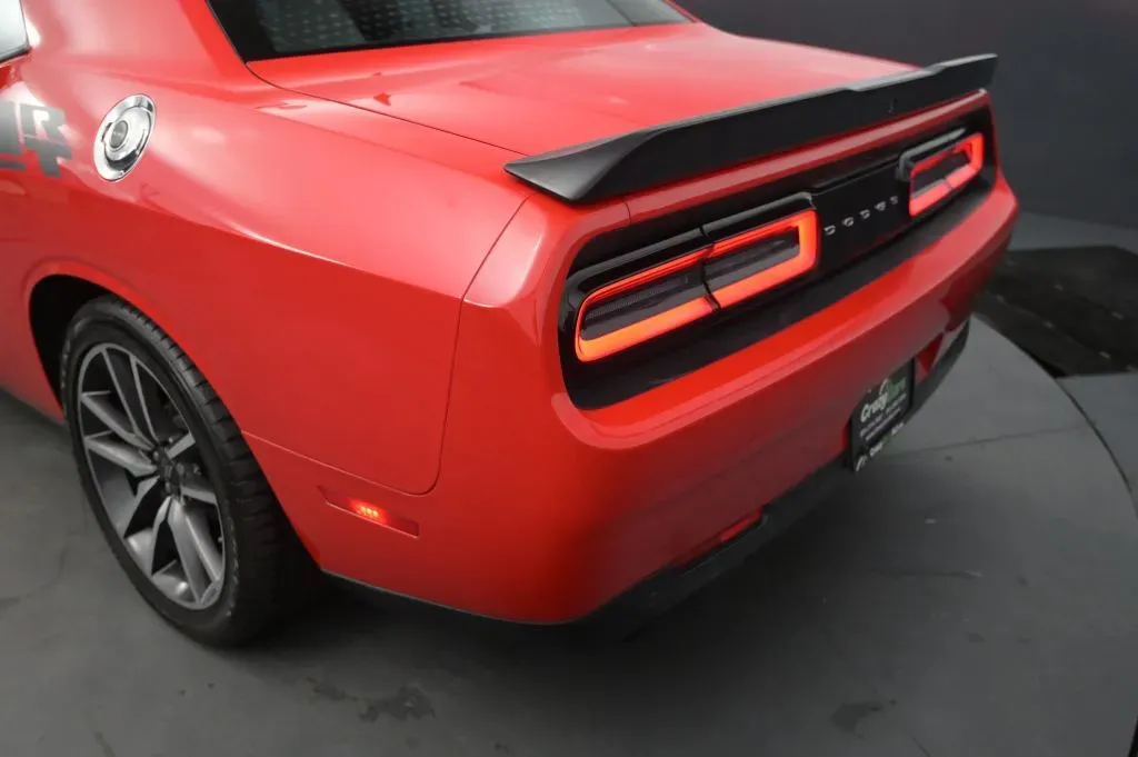 Dodge Challenger photo 15