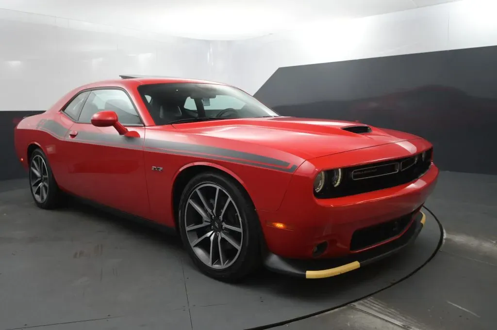 Dodge Challenger photo 7