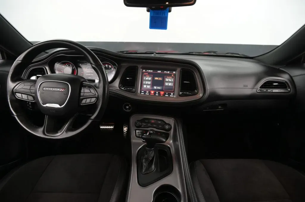 Dodge Challenger photo 33