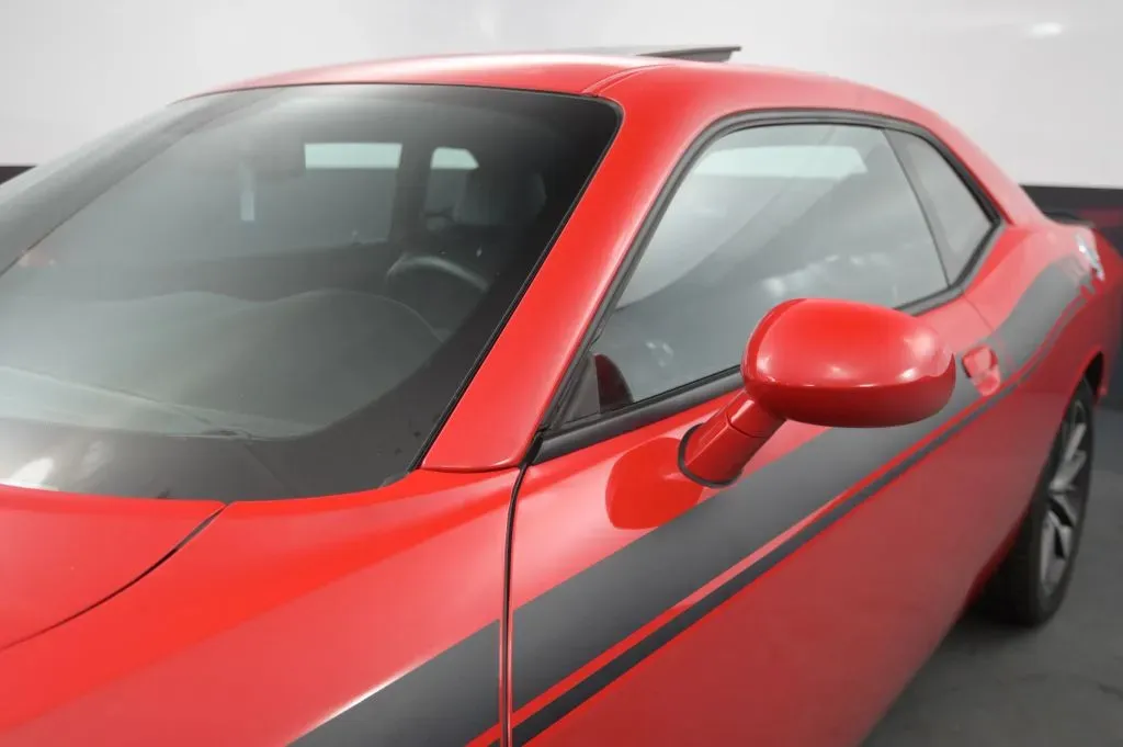 Dodge Challenger photo 11