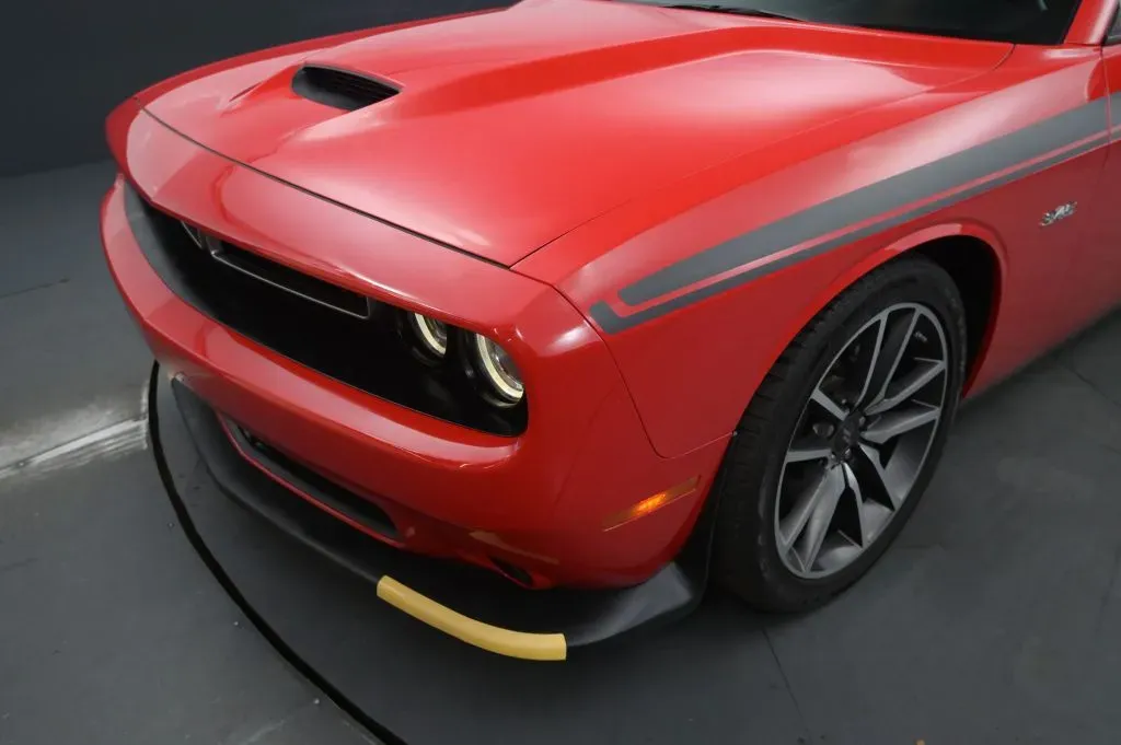 Dodge Challenger photo 9