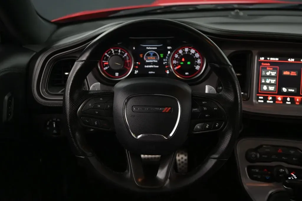Dodge Challenger photo 39
