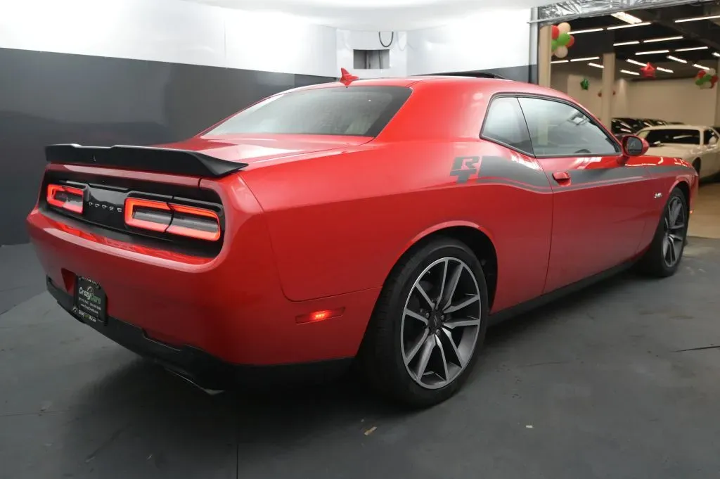 Dodge Challenger photo 5