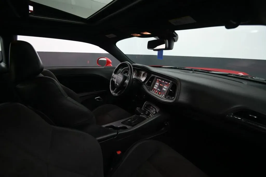 Dodge Challenger photo 46