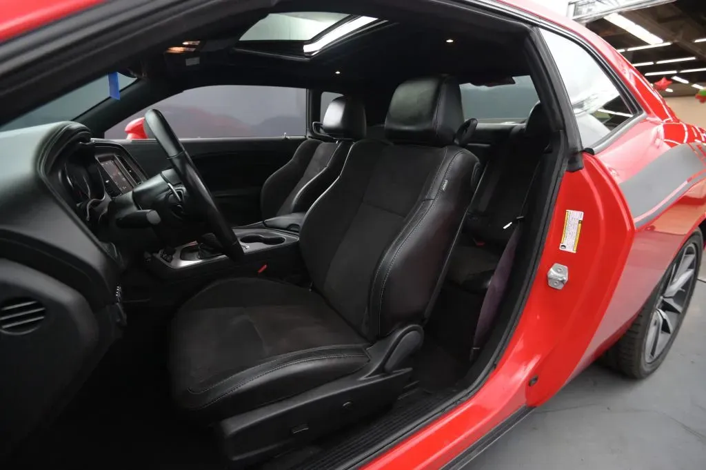 Dodge Challenger photo 42