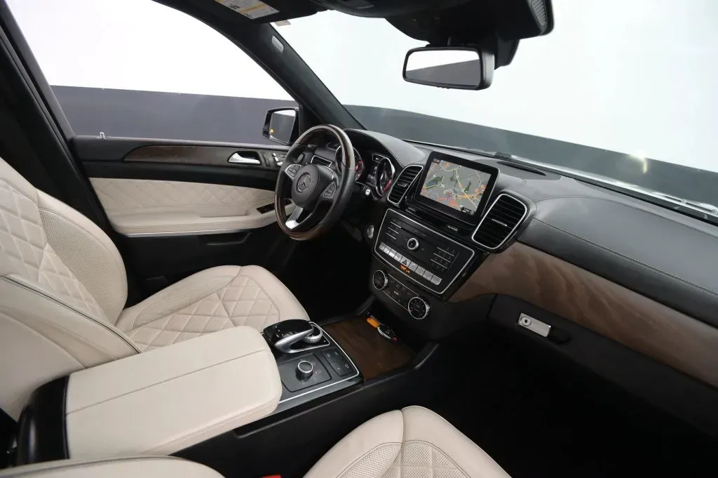 Mercedes-Benz GLS photo 53
