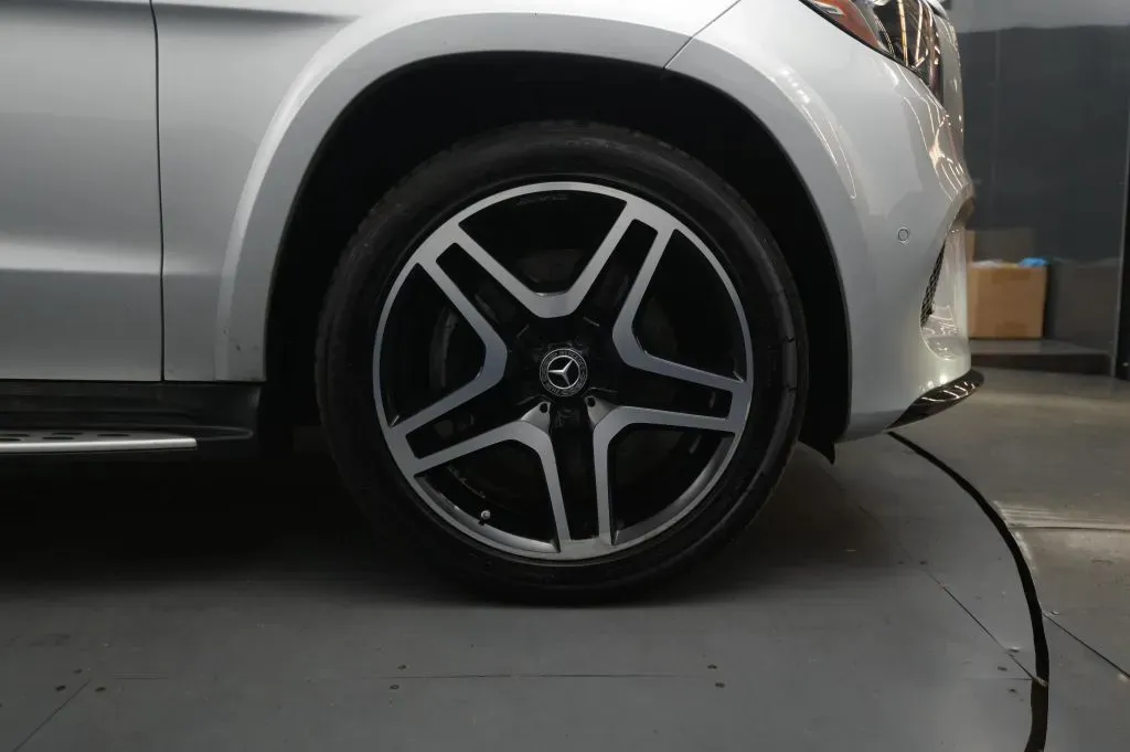 Mercedes-Benz GLS photo 20