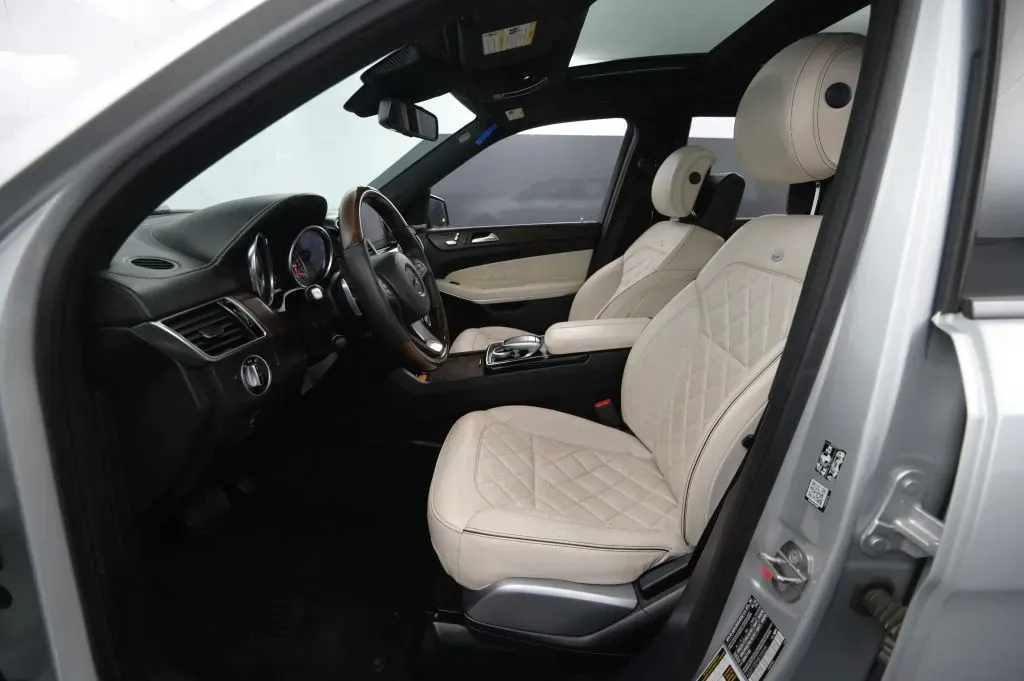 Mercedes-Benz GLS photo 42