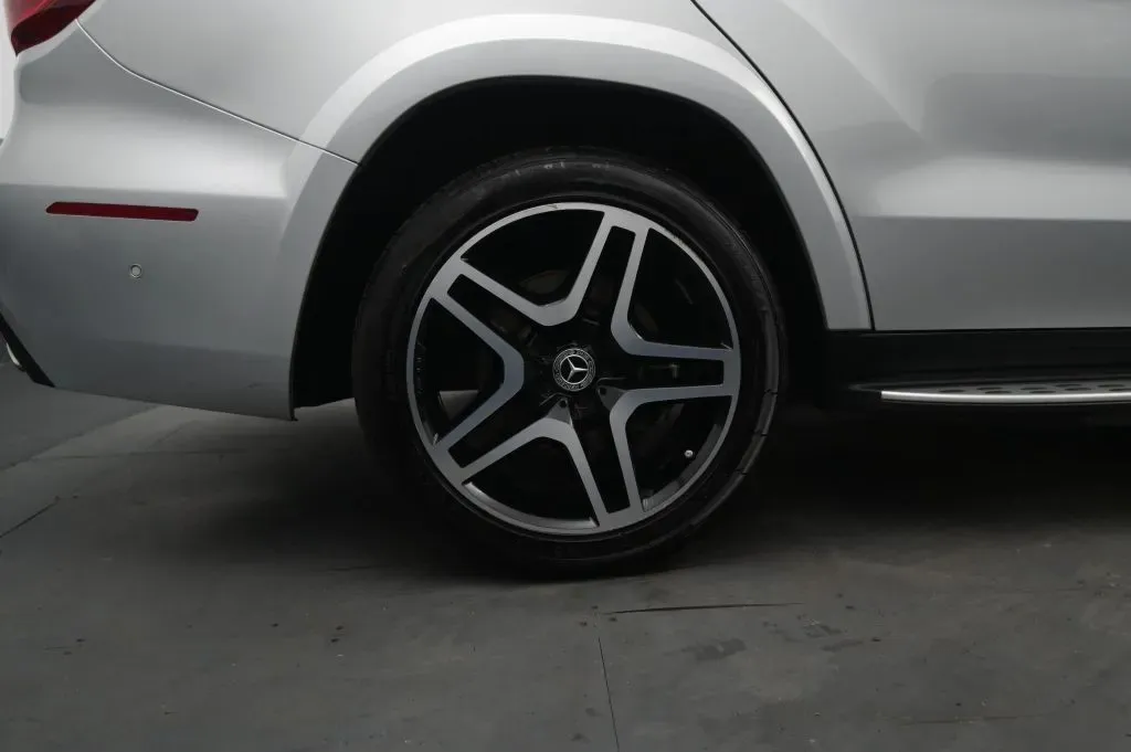 Mercedes-Benz GLS photo 19