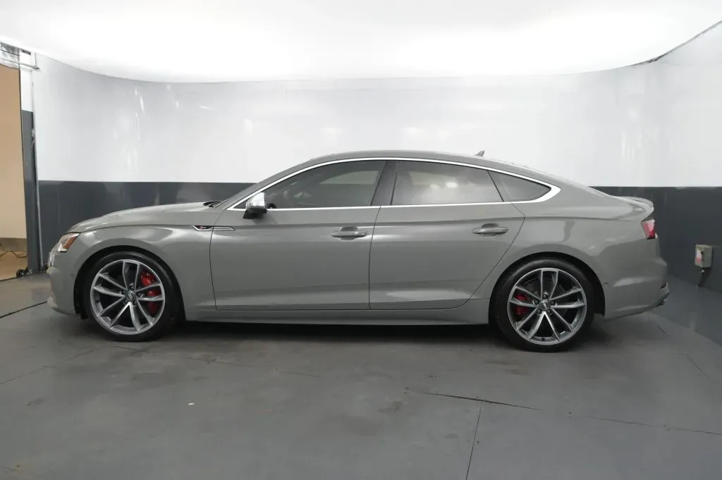 Audi S5 photo 2