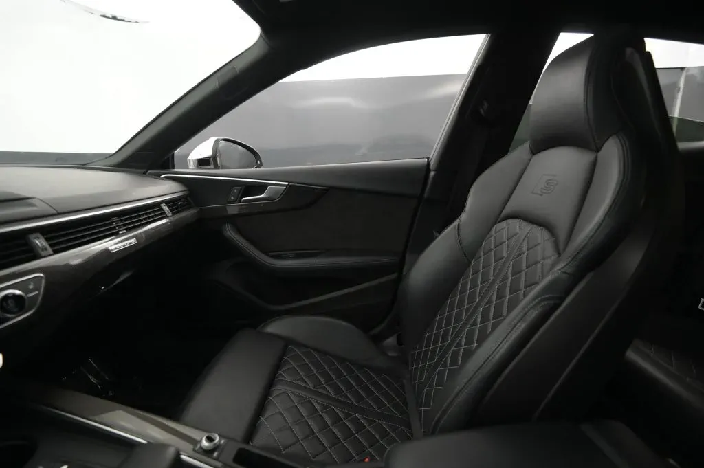 Audi S5 photo 28