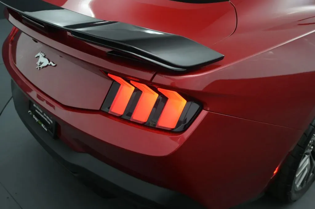 Ford Mustang photo 18