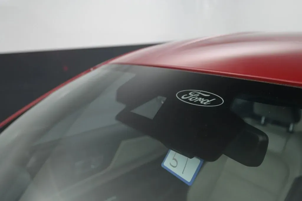Ford Mustang photo 12