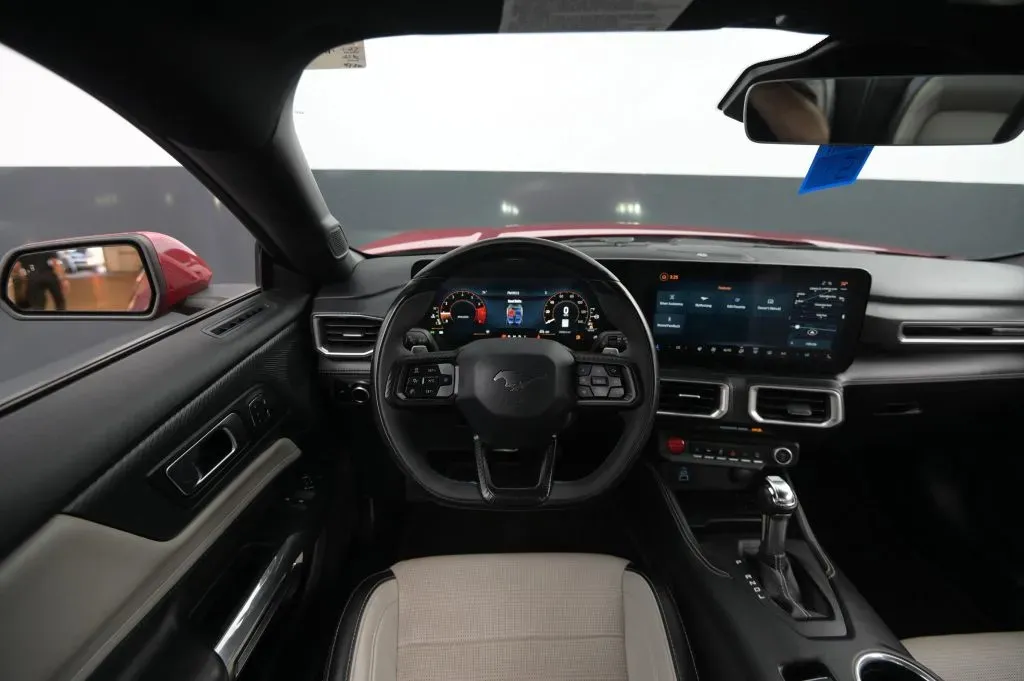 Ford Mustang photo 35