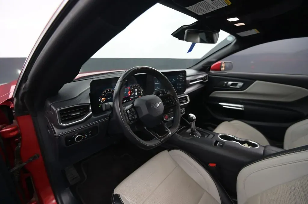 Ford Mustang photo 38