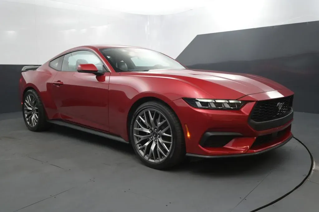 Ford Mustang photo 7