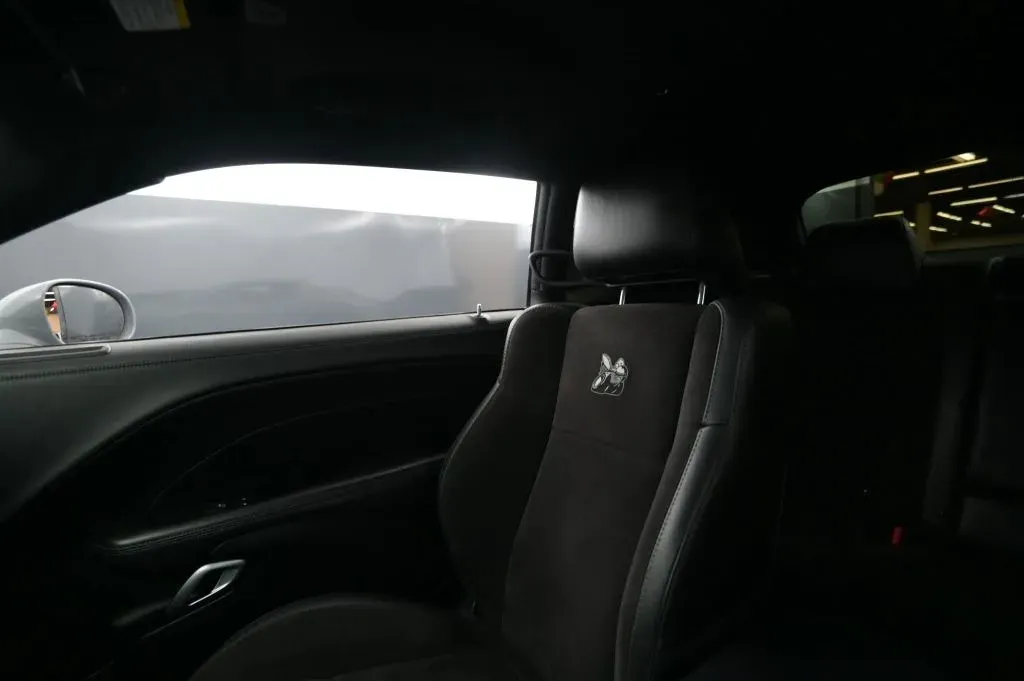 Dodge Challenger photo 28