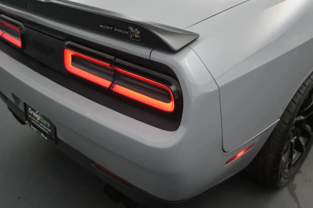 Dodge Challenger photo 16