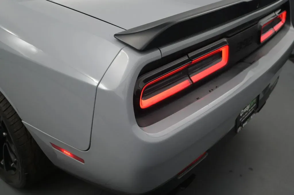 Dodge Challenger photo 14