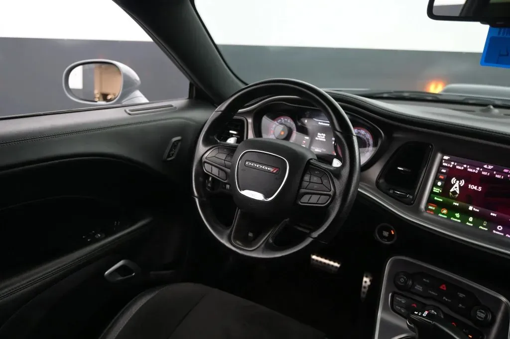 Dodge Challenger photo 34