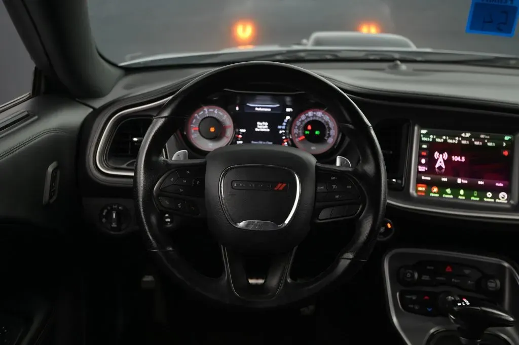 Dodge Challenger photo 36