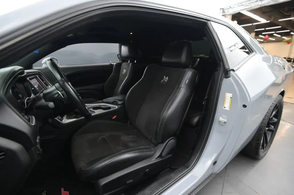 Dodge Challenger photo 39