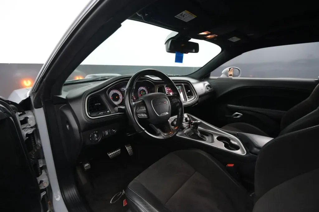 Dodge Challenger photo 38