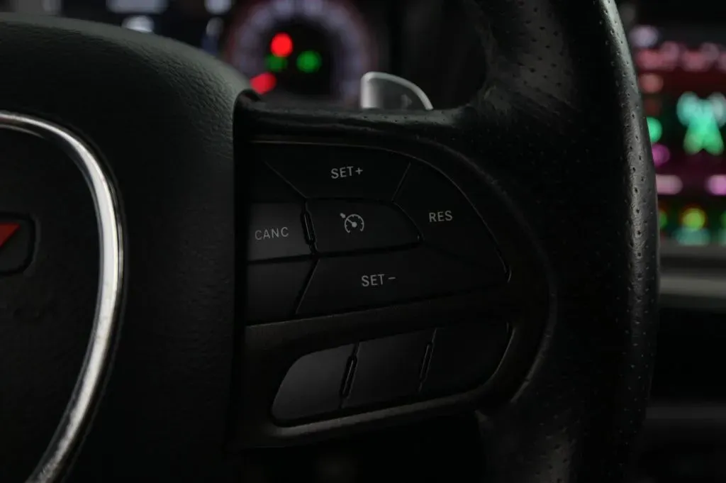 Dodge Challenger photo 23