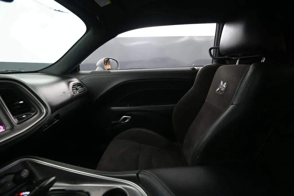 Dodge Challenger photo 27
