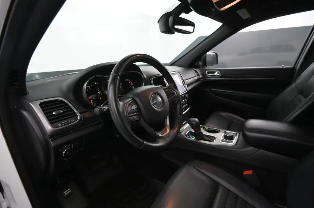 Jeep Grand Cherokee photo 35