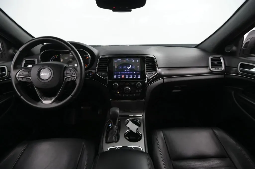 Jeep Grand Cherokee photo 28