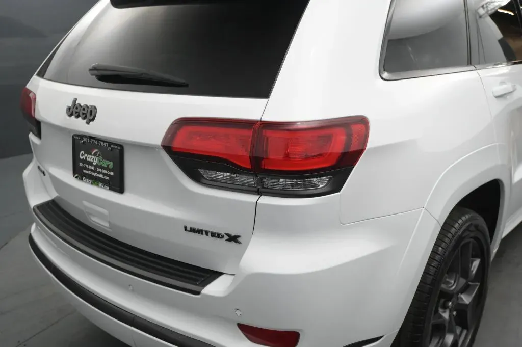 Jeep Grand Cherokee photo 14