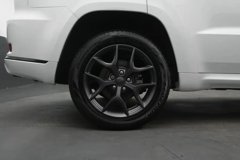 Jeep Grand Cherokee photo 15