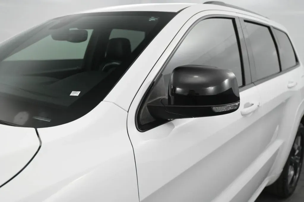 Jeep Grand Cherokee photo 11