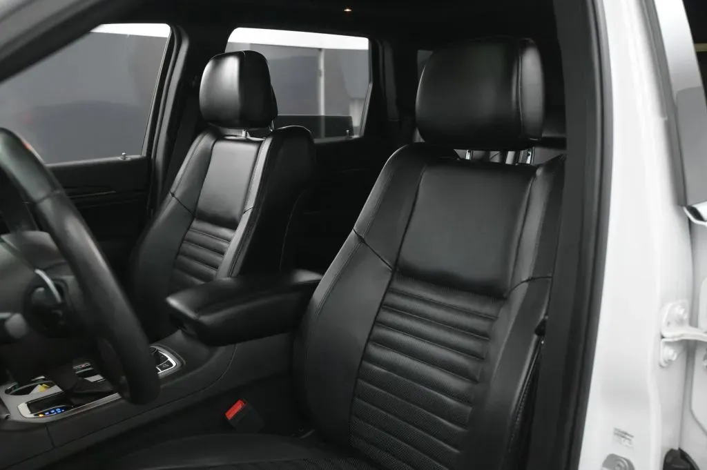 Jeep Grand Cherokee photo 37