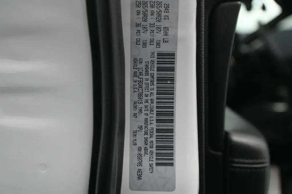 Jeep Grand Cherokee photo 18