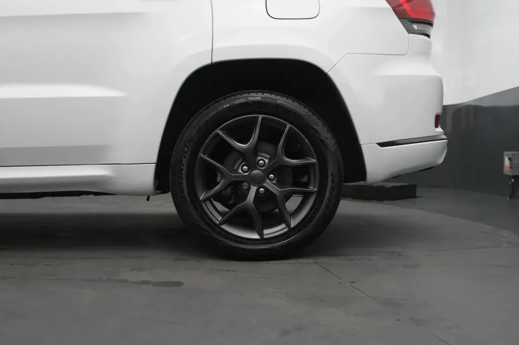 Jeep Grand Cherokee photo 12