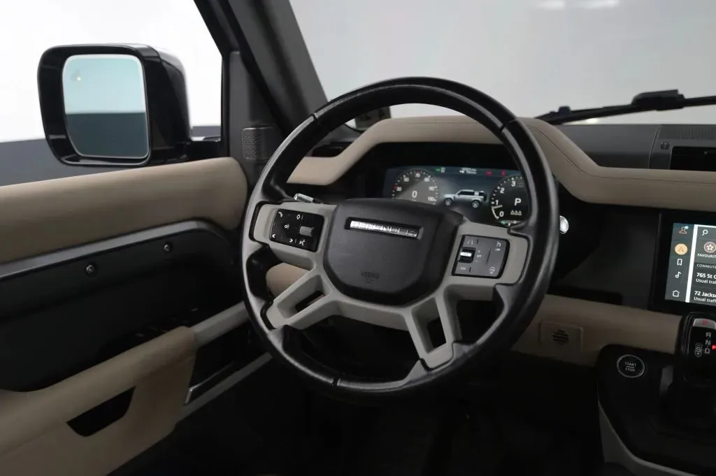 Land Rover Defender photo 35
