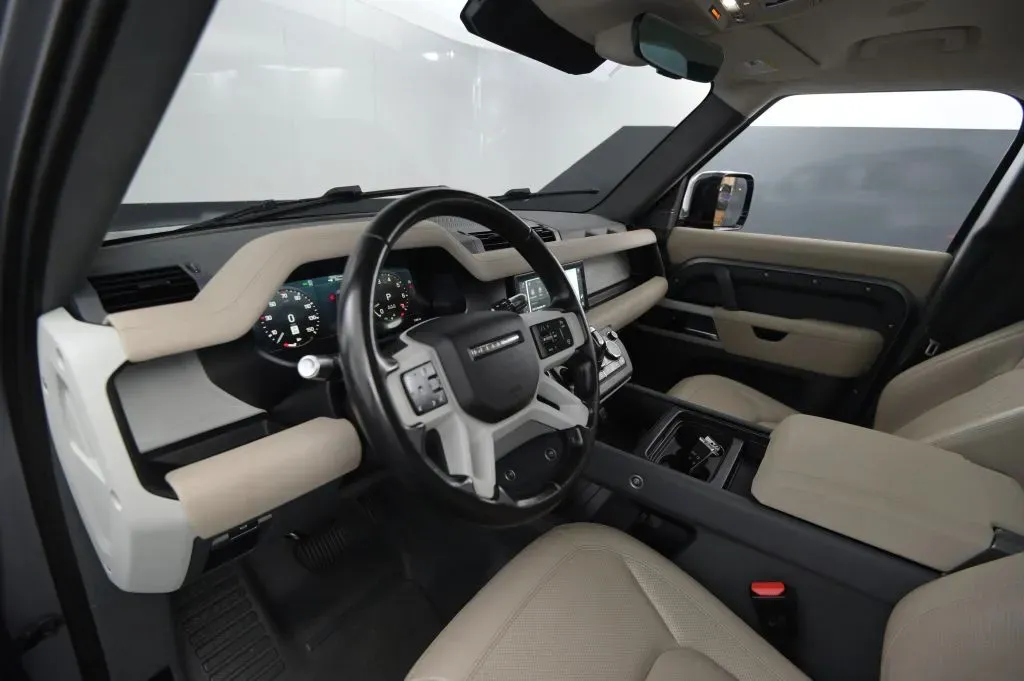 Land Rover Defender photo 40