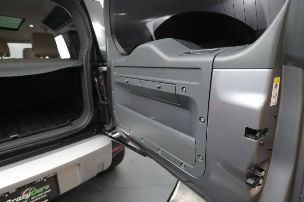 Land Rover Defender photo 47