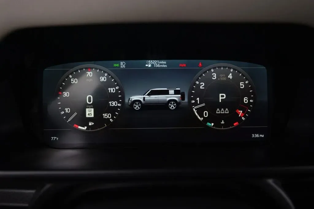 Land Rover Defender photo 22